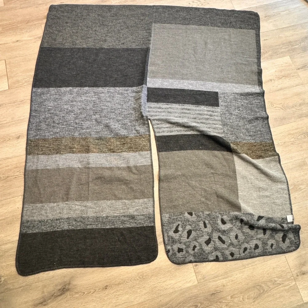 Urban CoCo Gray Patchwork Scarf‎ Blanket Wrap Shawl Acrylic Polyester Blend
